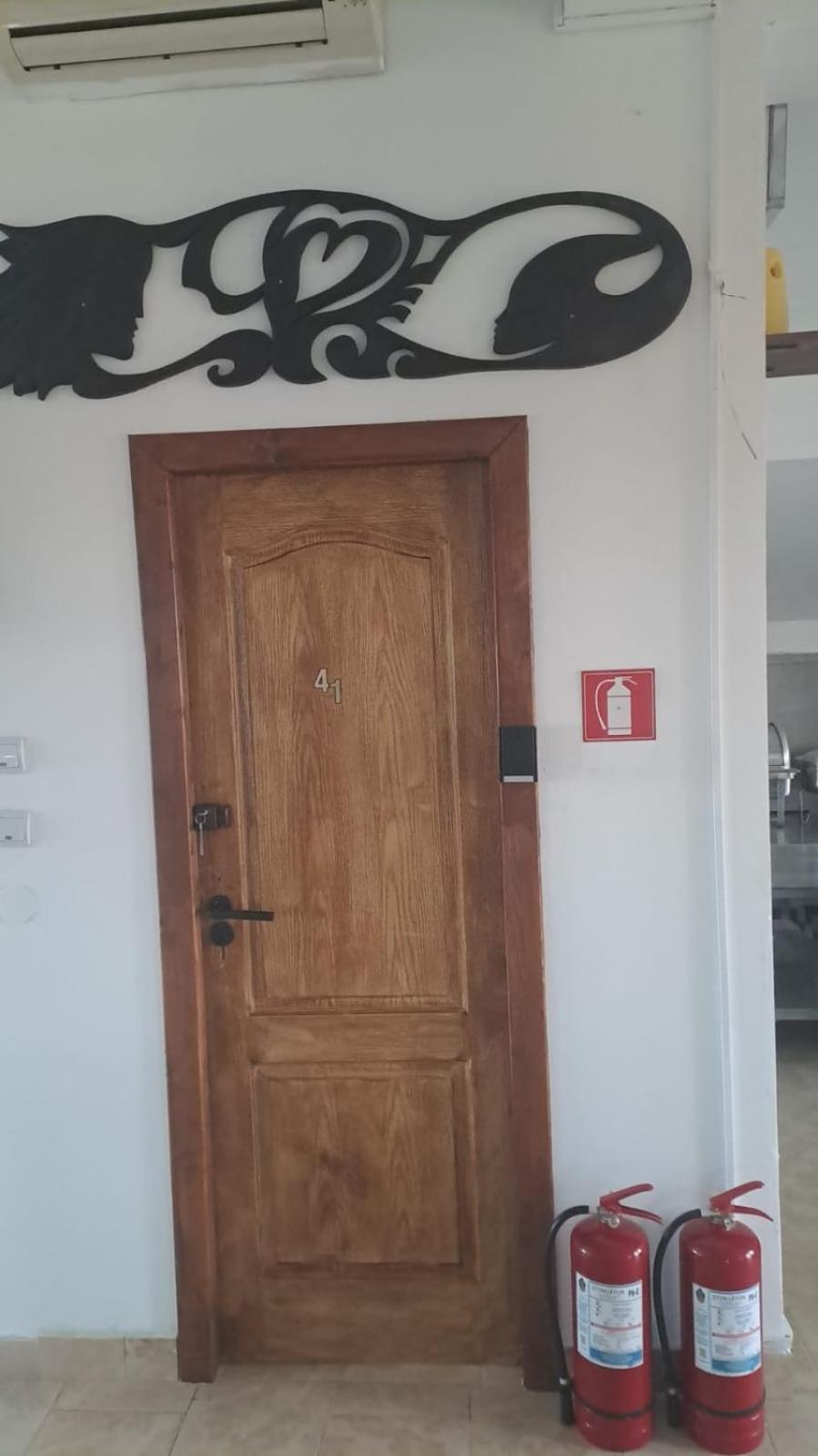 奥托佩尼 出租车旅舍旅舍 外观 照片